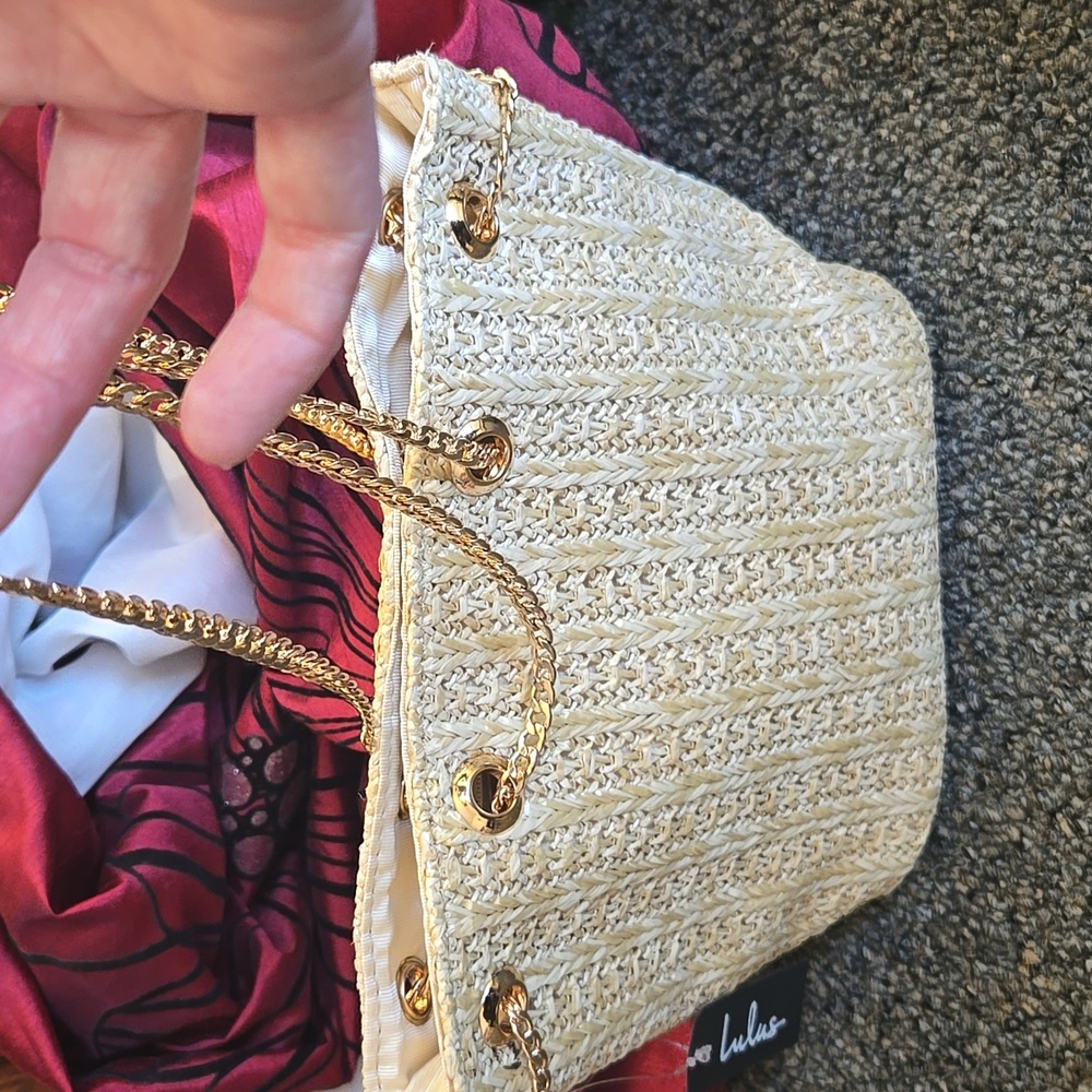 Lulu's Beige Woven Tote with Gold Chains - Picture 2 of 13